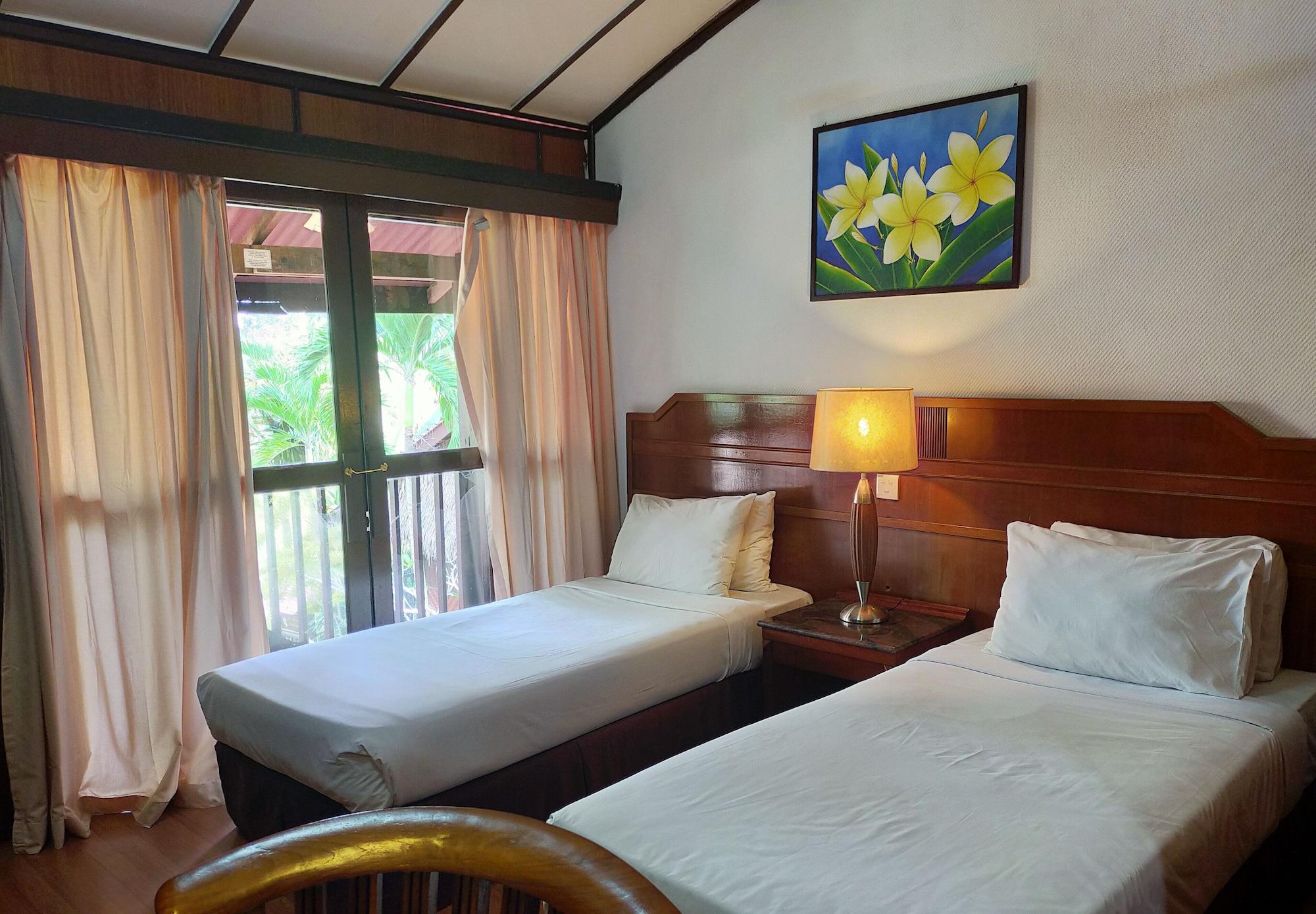 Resort Holiday Villa Beach Resort Cherating 4*
