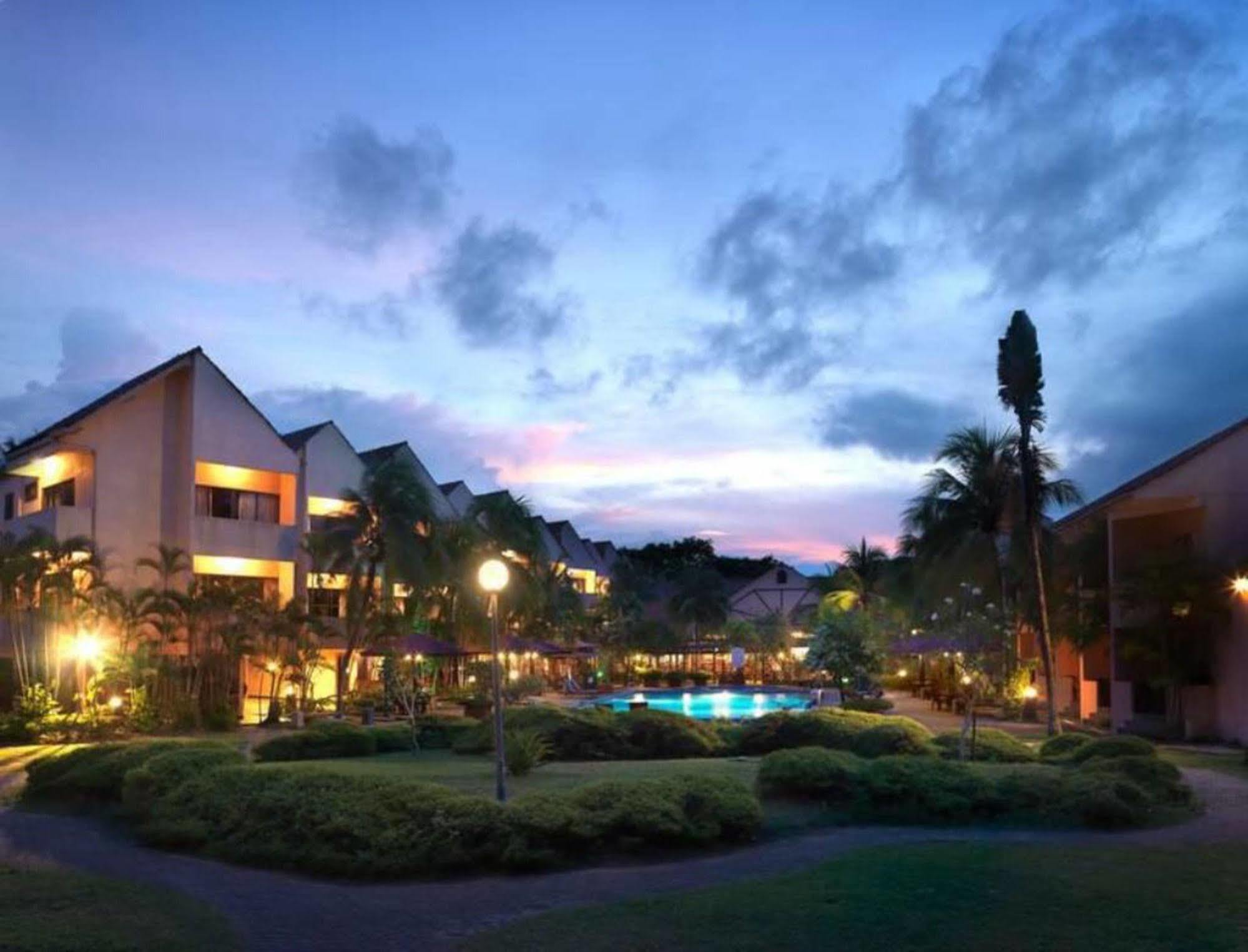 Holiday Villa Beach Resort Cherating Resort